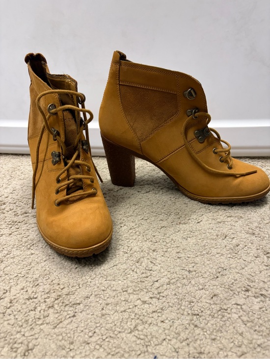 Timberland Shoes - Timberland Tan Lace-Up Block Heel Ankle Boots